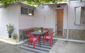 Kalamata Home, Agia Triada
